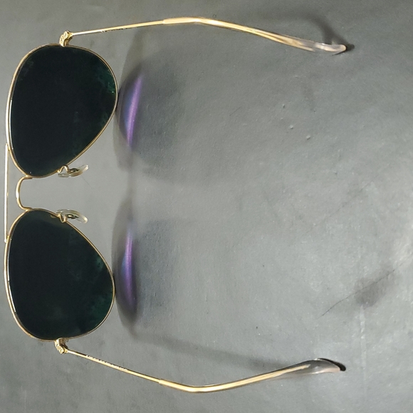 Classic Ray-Ban Aviators - Polarized - Picture 2 of 8